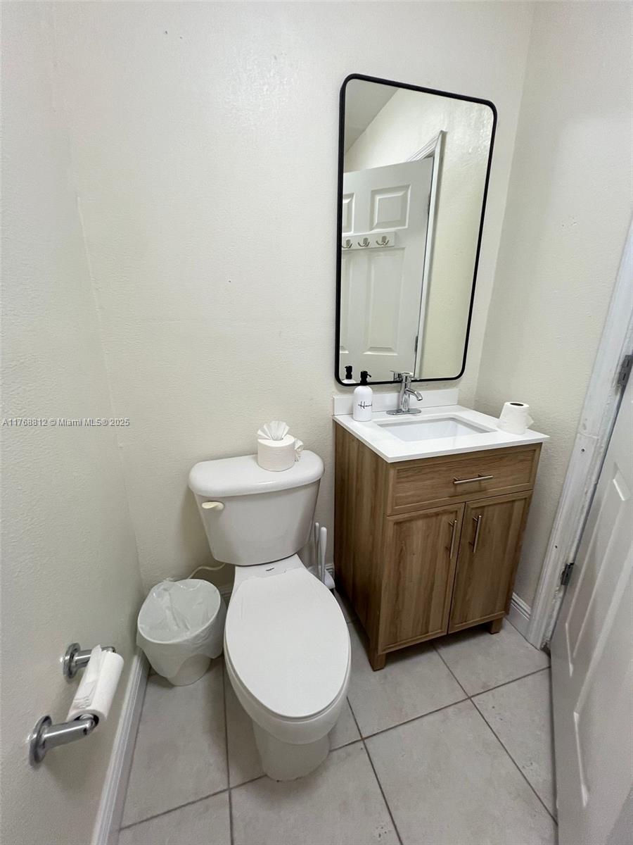 2315 Taylor St Rear Property Photo 4