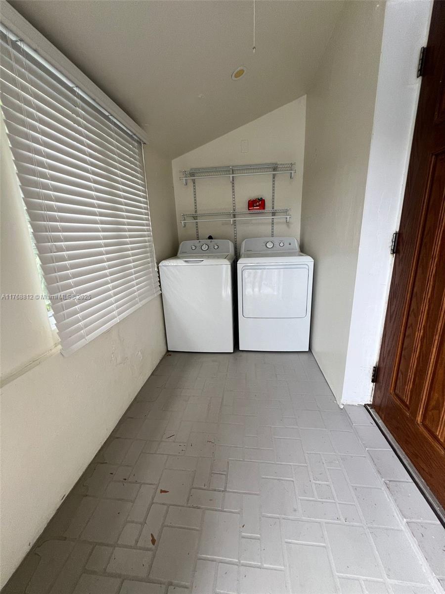 2315 Taylor St Rear Property Photo 5