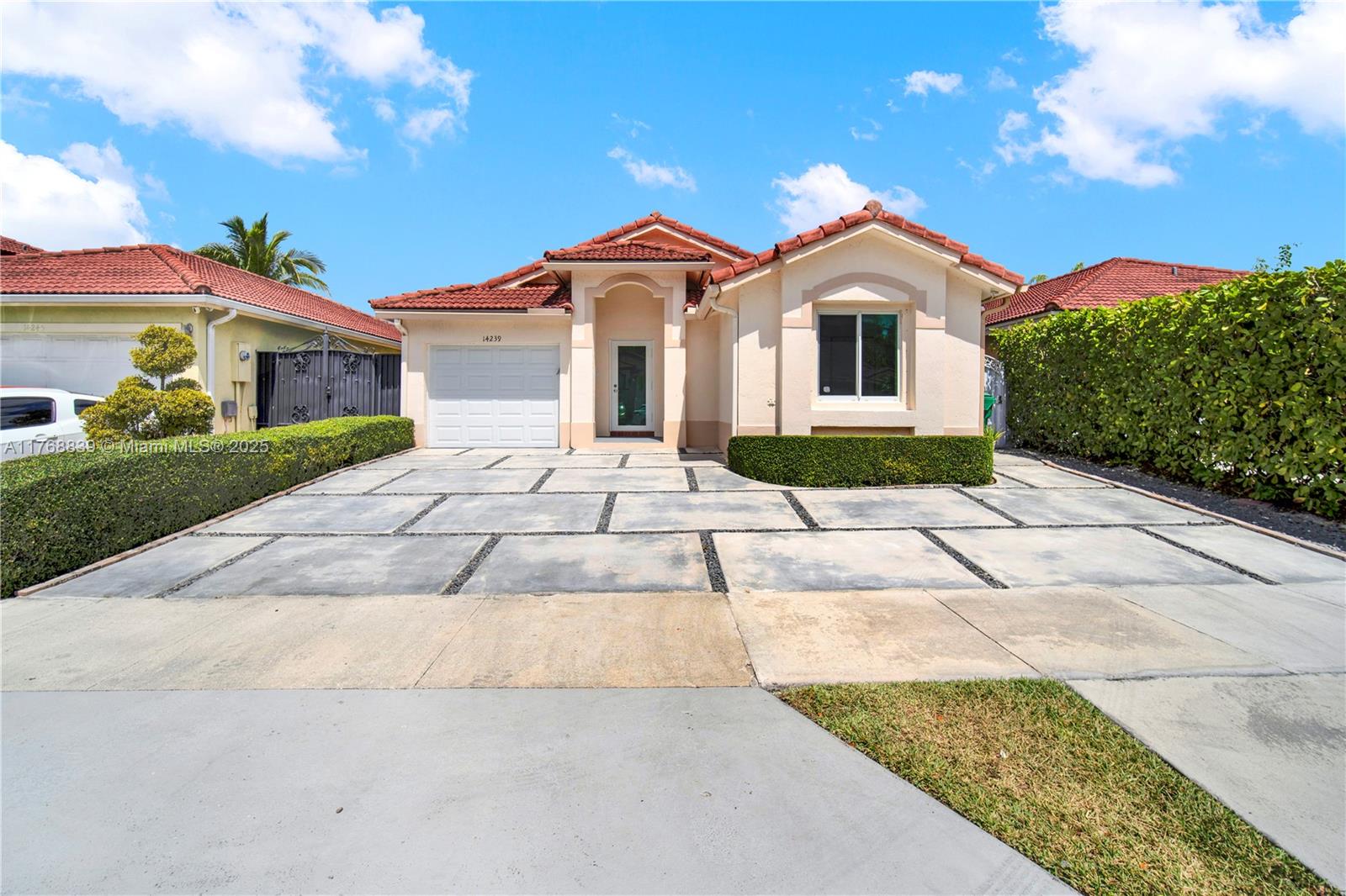 14239 Sw 177th Ter Property Photo