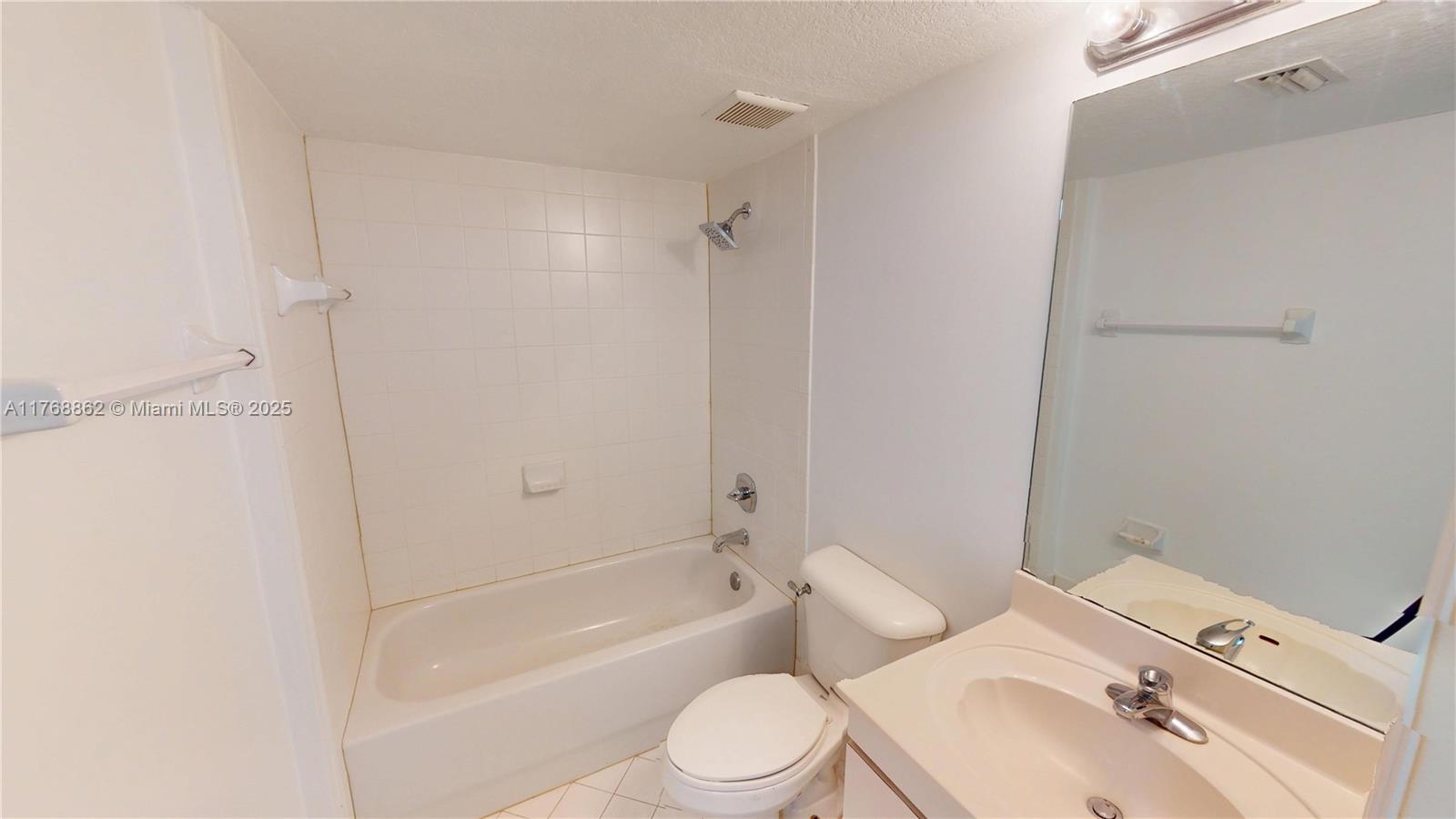 2921 Se 13th Rd 104-39 Property Photo 8