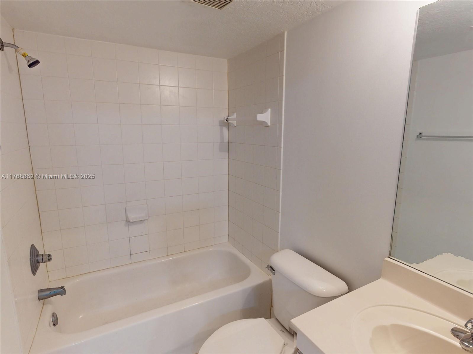 2921 Se 13th Rd 104-39 Property Photo 18