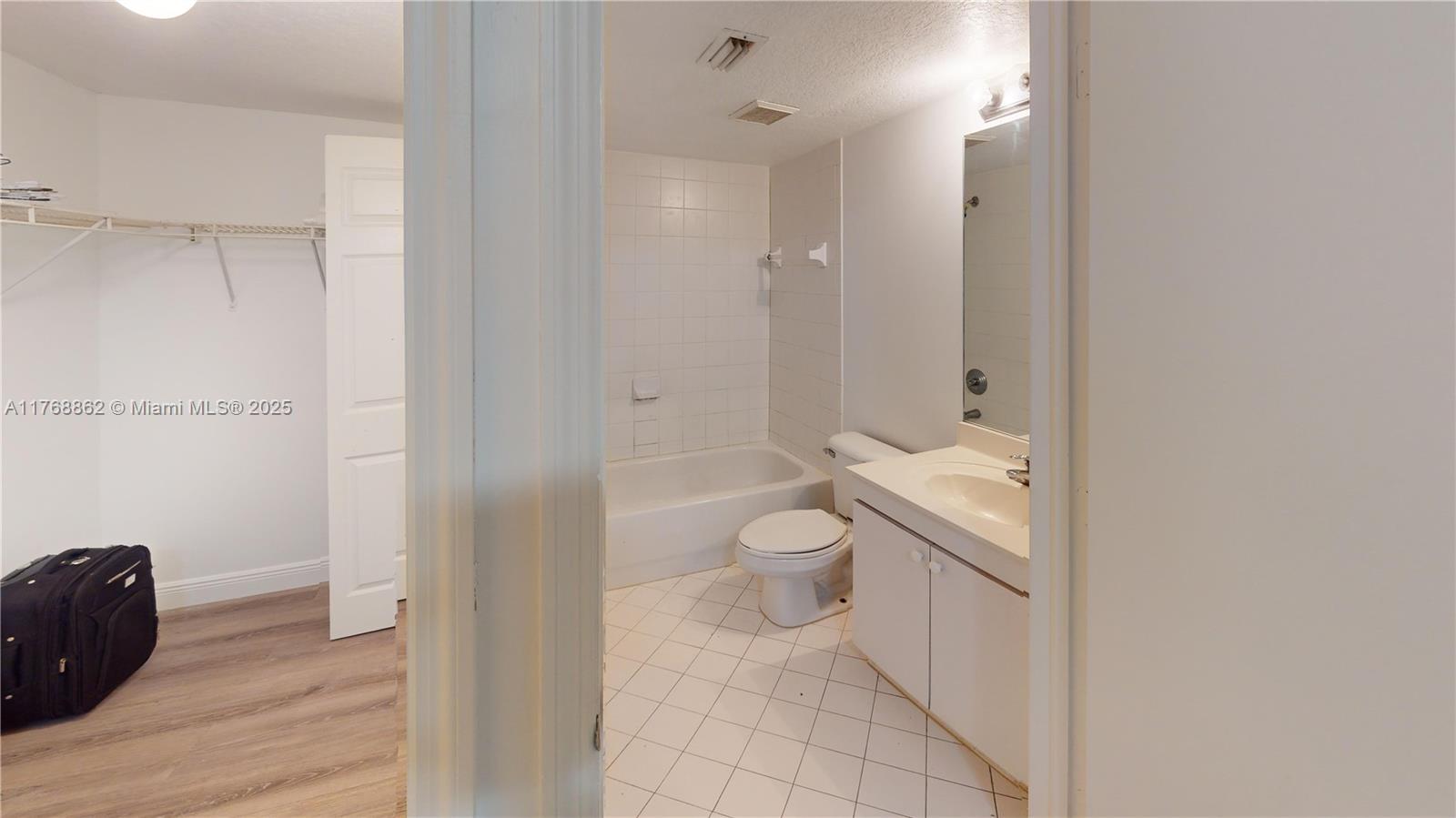 2921 Se 13th Rd 104-39 Property Photo 20
