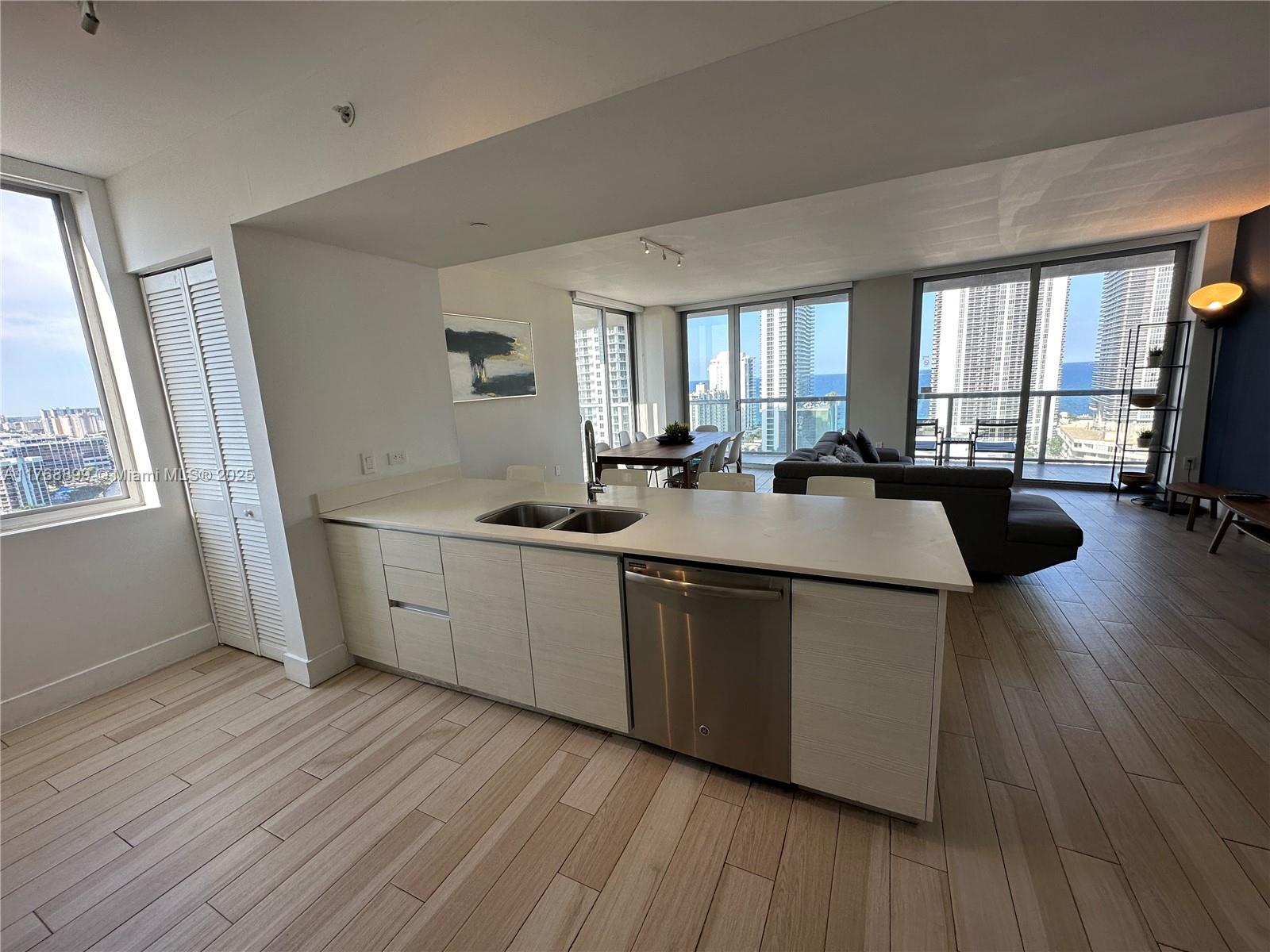 2600 E Hallandale Beach Blvd T2202 Property Photo 14