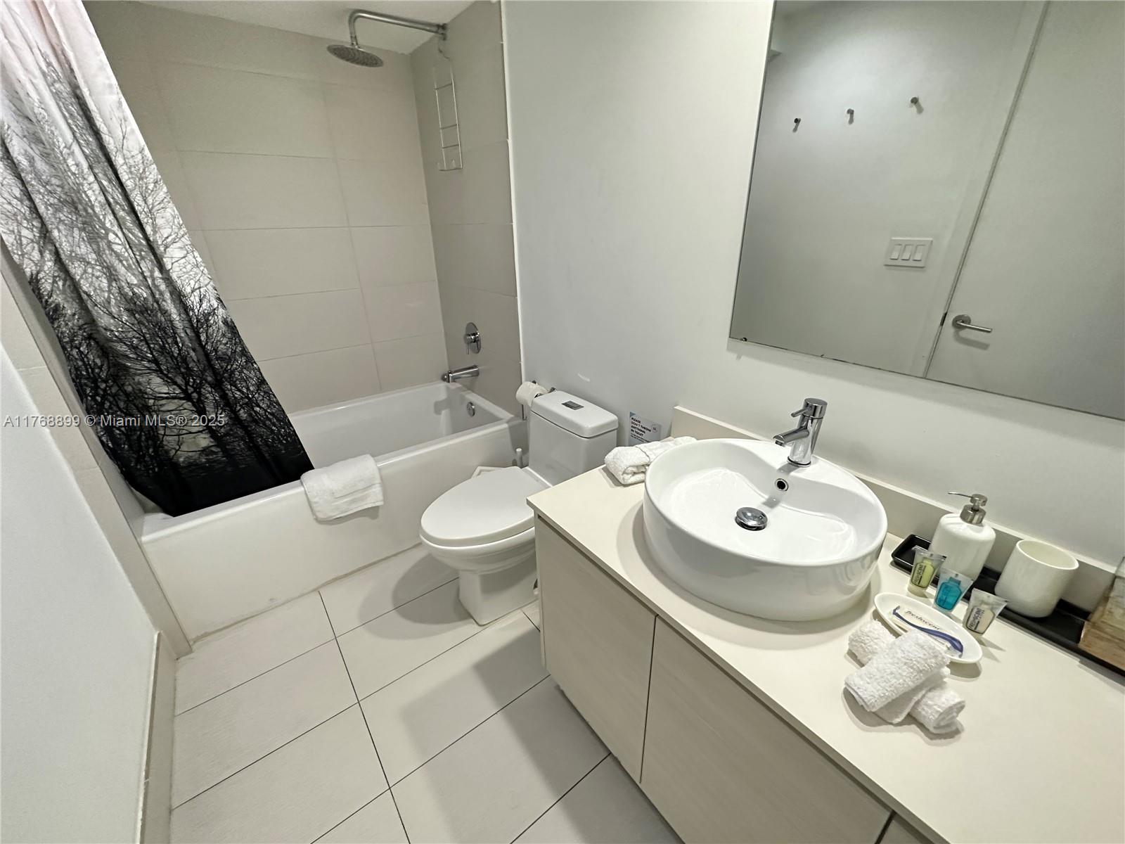 2600 E Hallandale Beach Blvd T2202 Property Photo 44