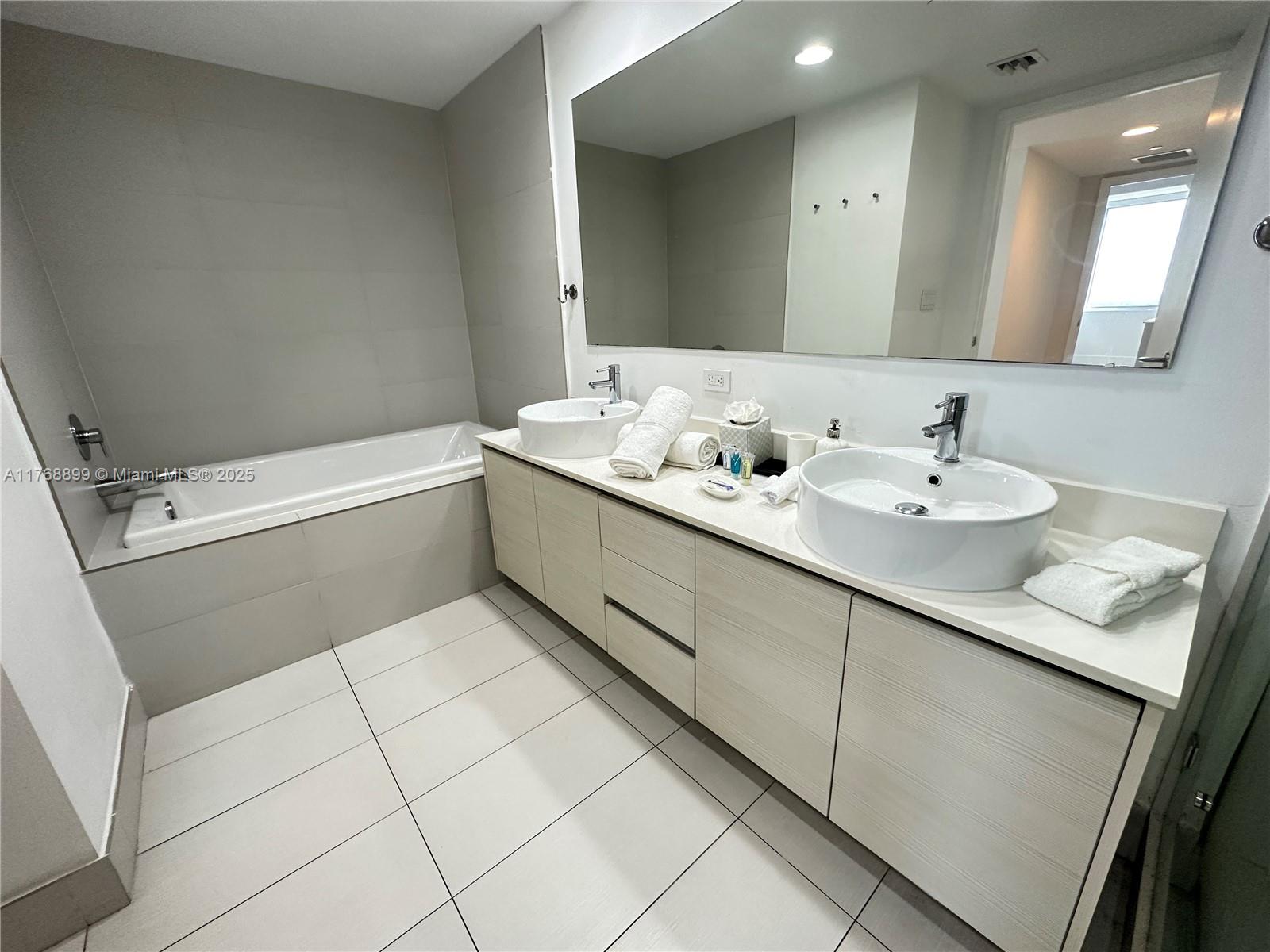 2600 E Hallandale Beach Blvd T2202 Property Photo 45