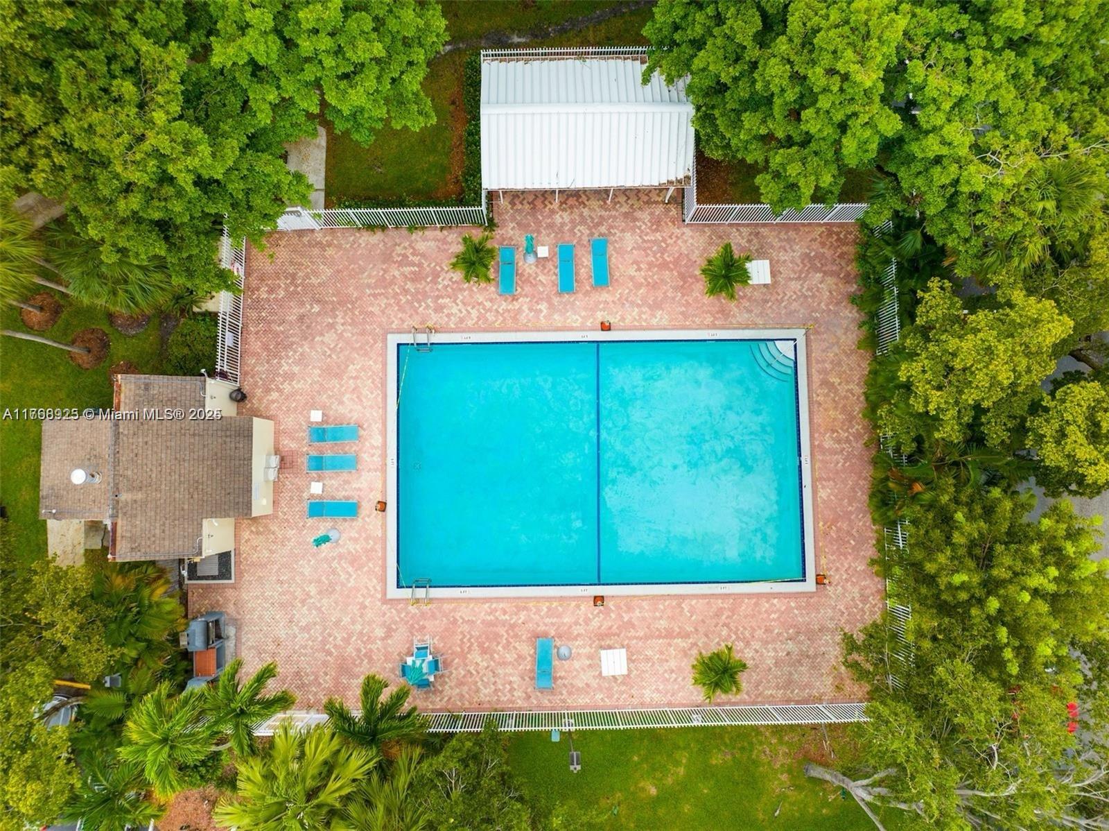 20301 Ne 30th Ave 122-5 Property Photo 25