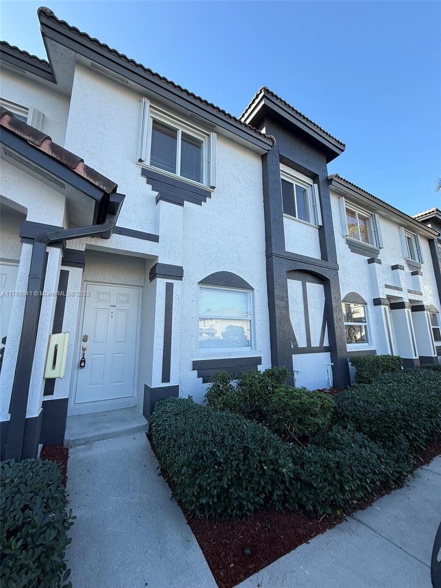 A11768941 Property Photo 1