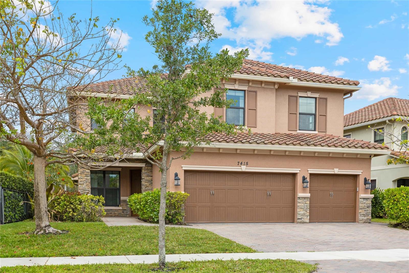 7415 Nw 109th Way Property Photo