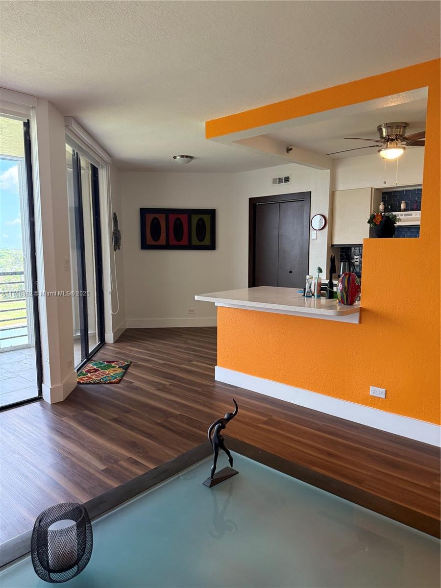 7300 Radice Ct 805 Property Photo 7