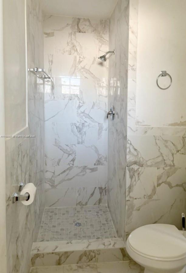 18001 Nw 14th Ct Property Photo 6