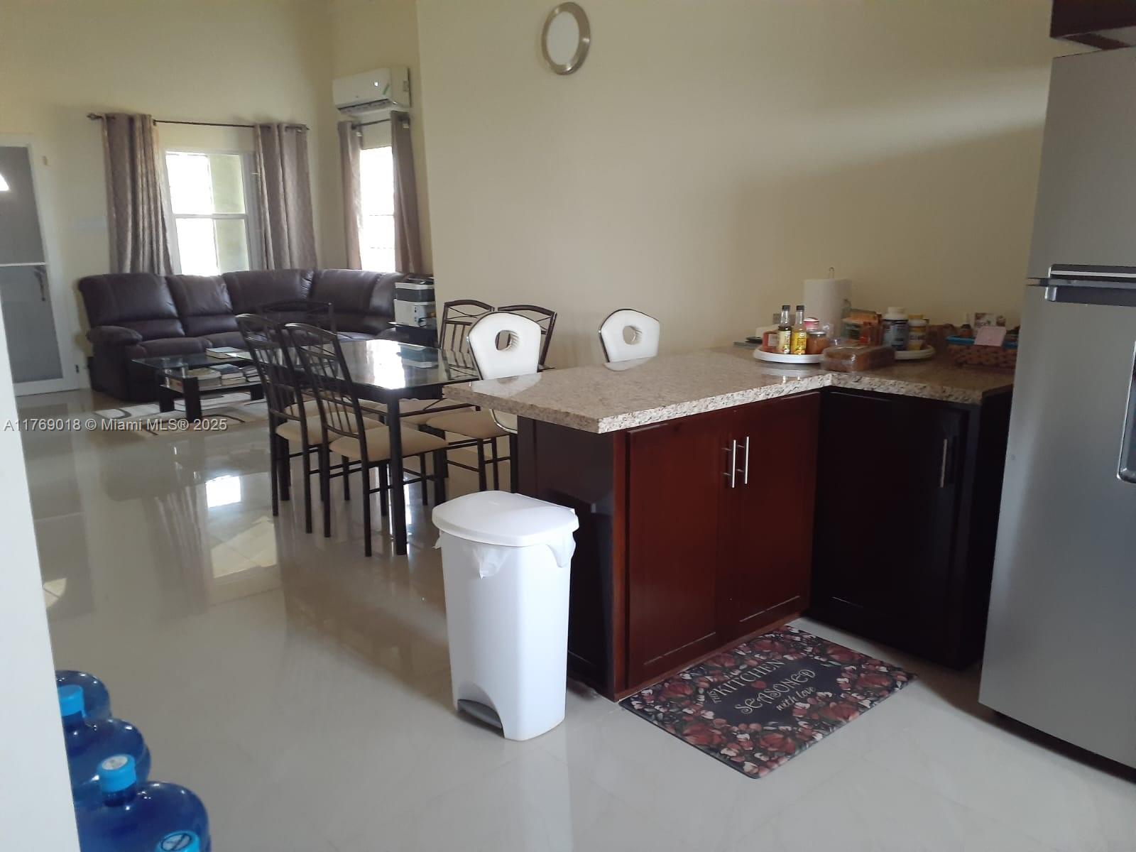 183 Stonebrook Manor Property Photo