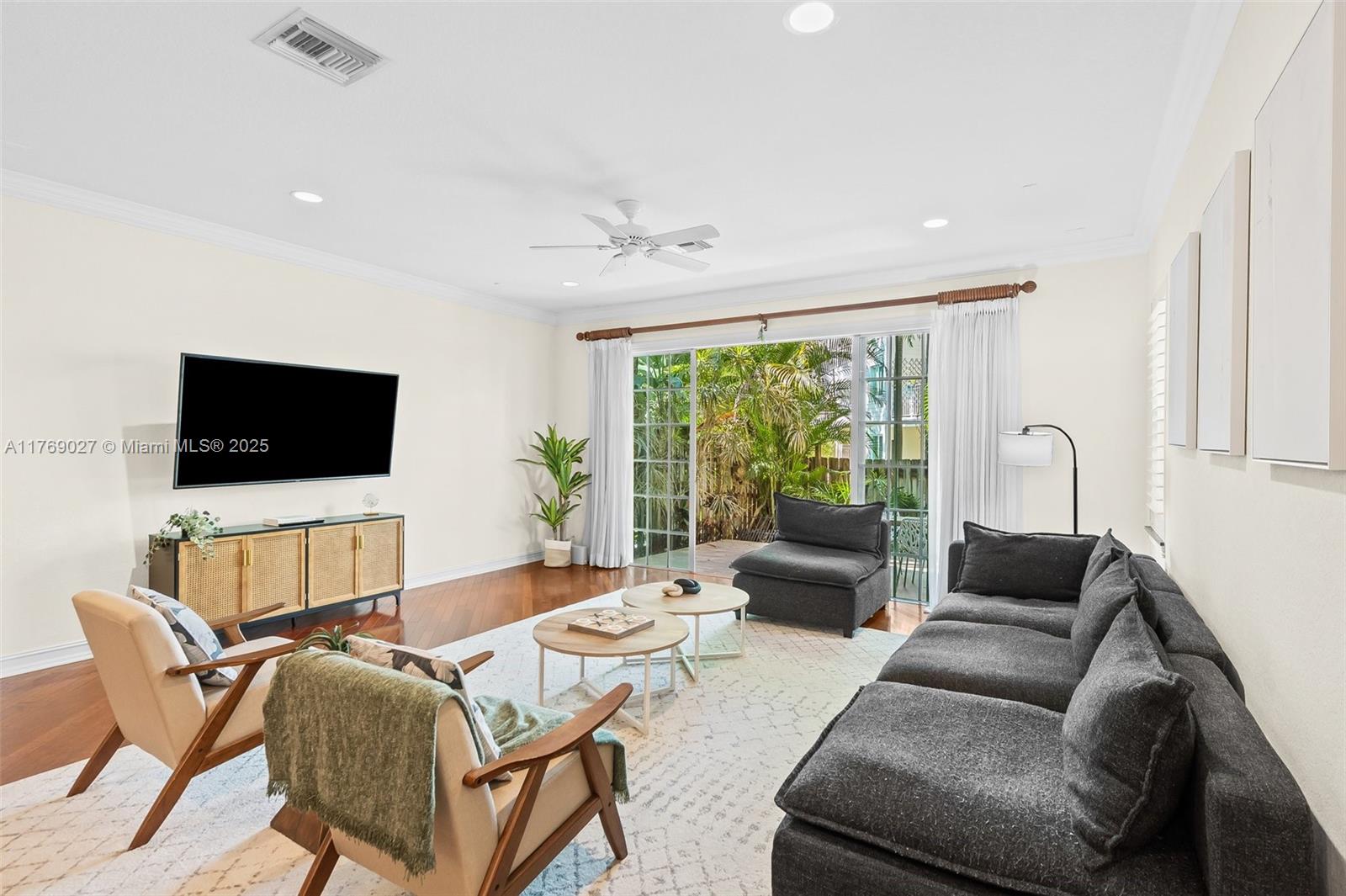 419 Sw 5th St 419 Property Photo 3