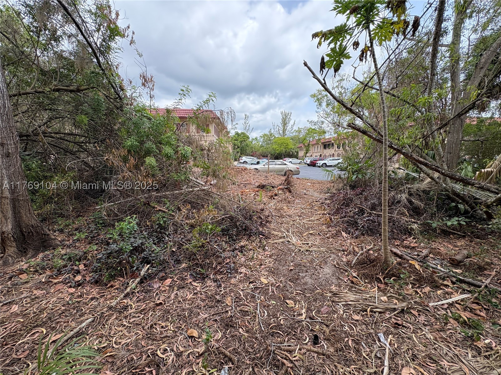 30xx Forest Hills Dr Property Photo 11