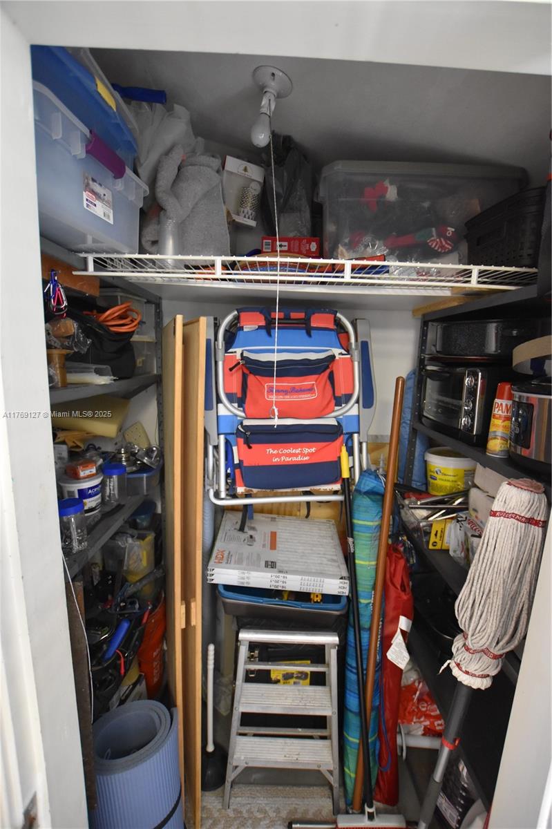 2735 E Dudley Drive B Property Photo 11