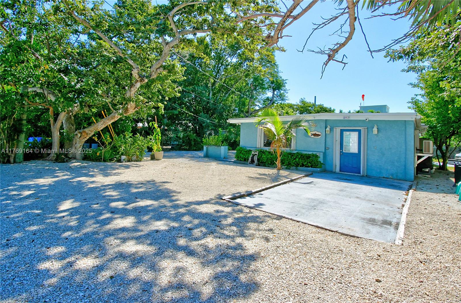 158 Pearl Ave Property Photo