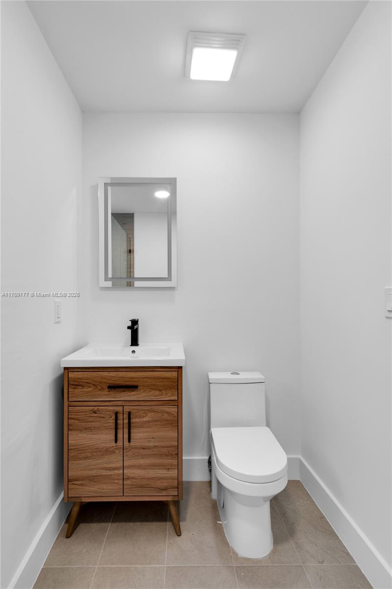 1471 Lincoln Ter Property Photo 13
