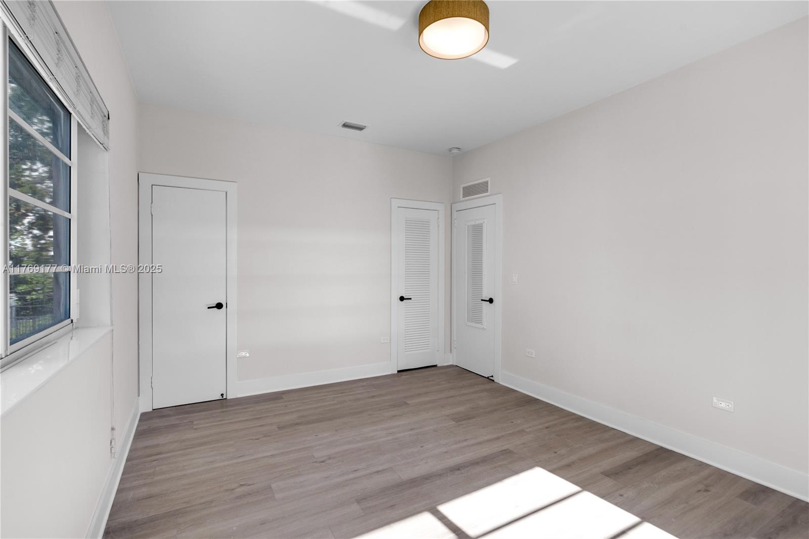1471 Lincoln Ter Property Photo 14
