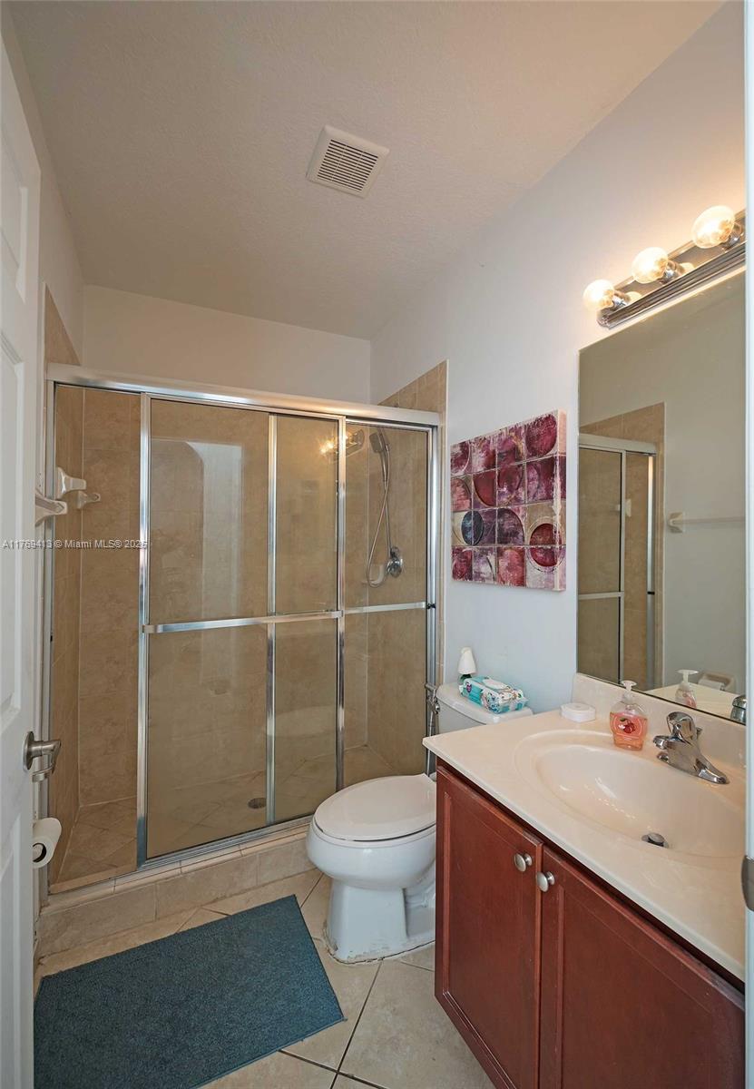 360 Se 37th Ter 0 Property Photo 8