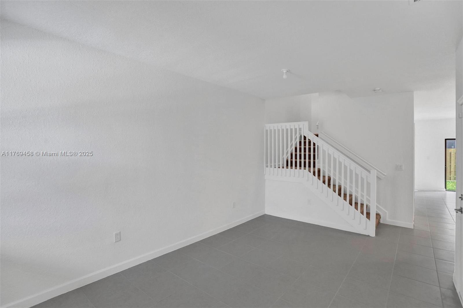 13375 Sw 287 Street . Property Photo 5