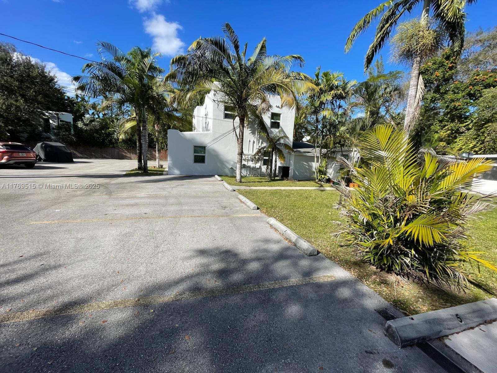 11659 Griffing Blvd 5 Property Photo