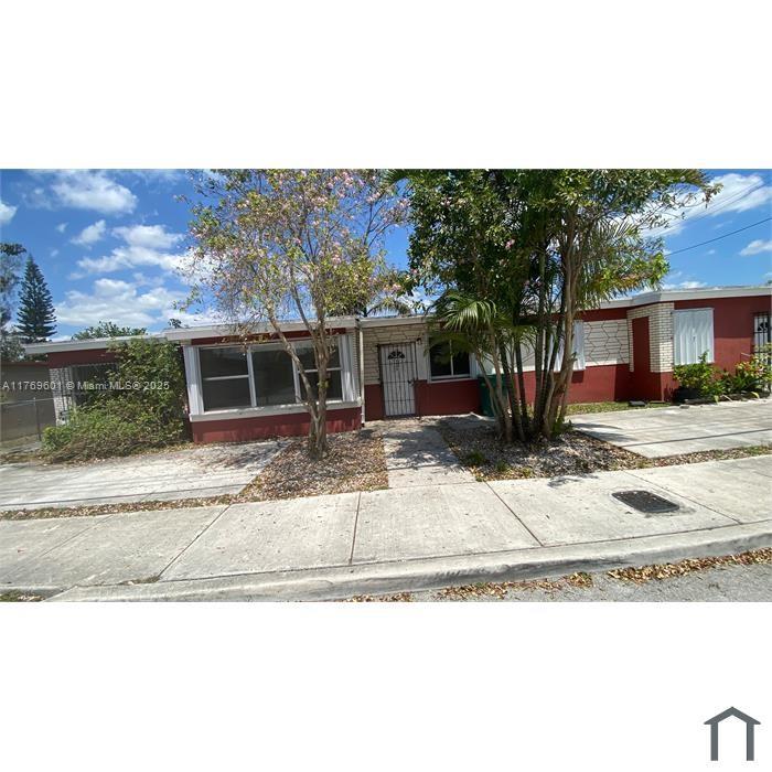 758 Nw 14th St A Property Photo