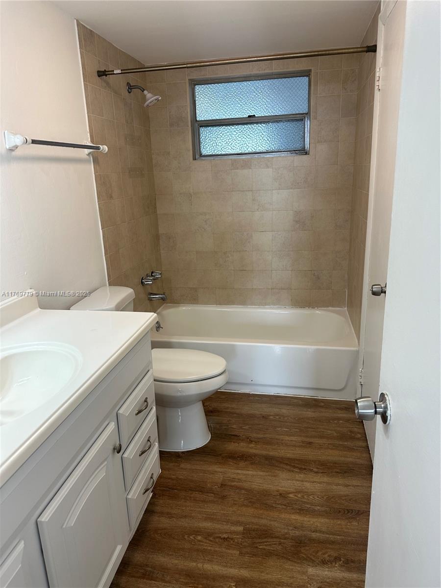 A11769779 Property Photo 16