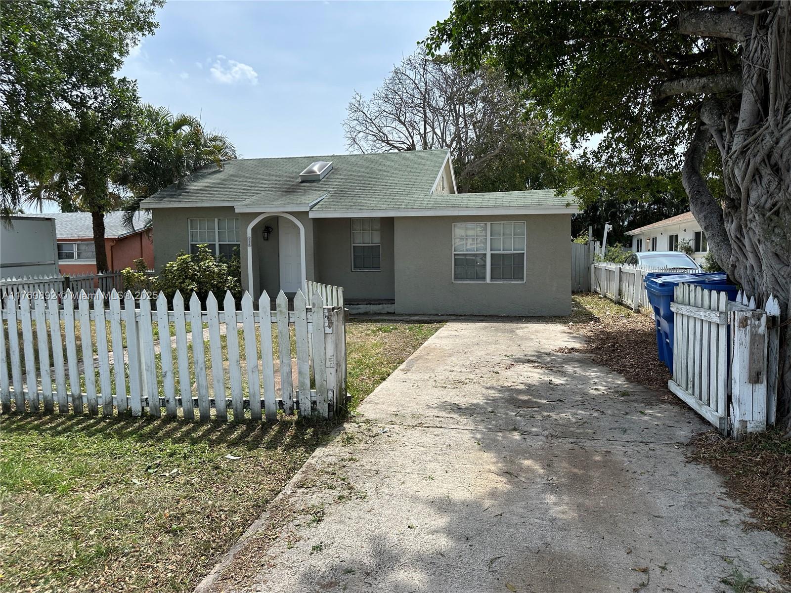 Lantana Real Estate Listings Main Image