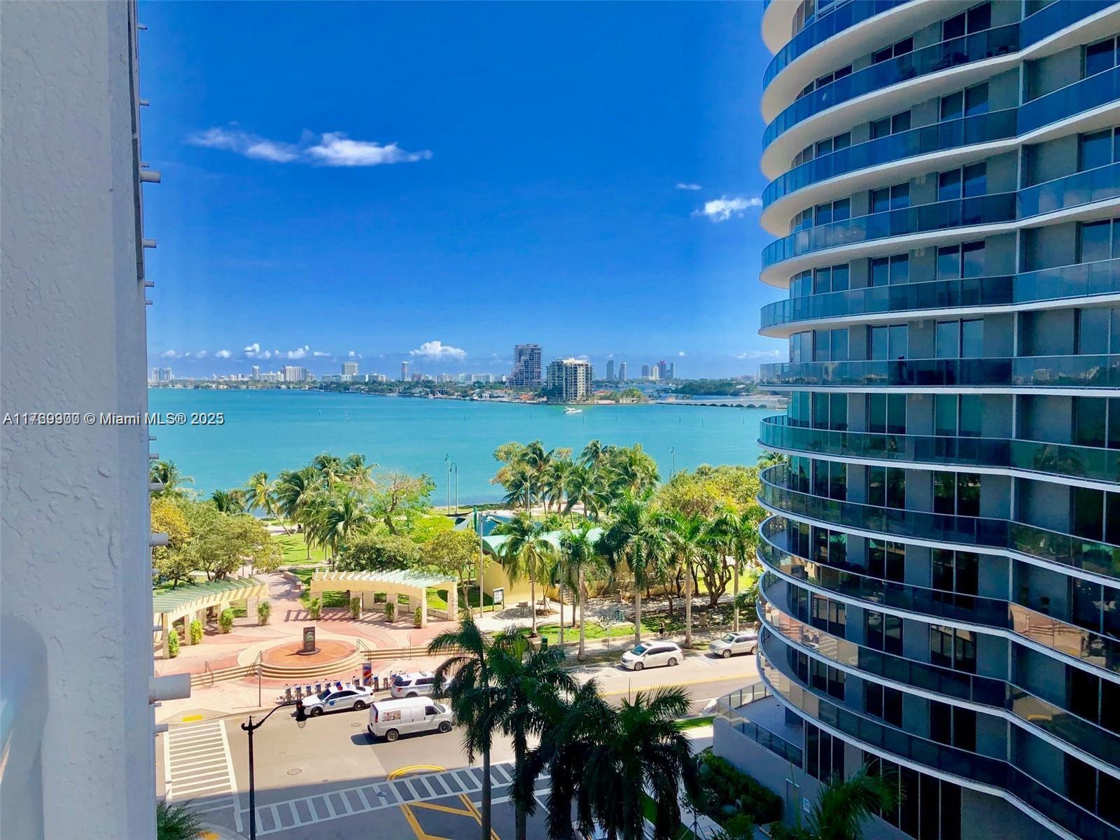 1800 N Bayshore Dr 915 Property Photo
