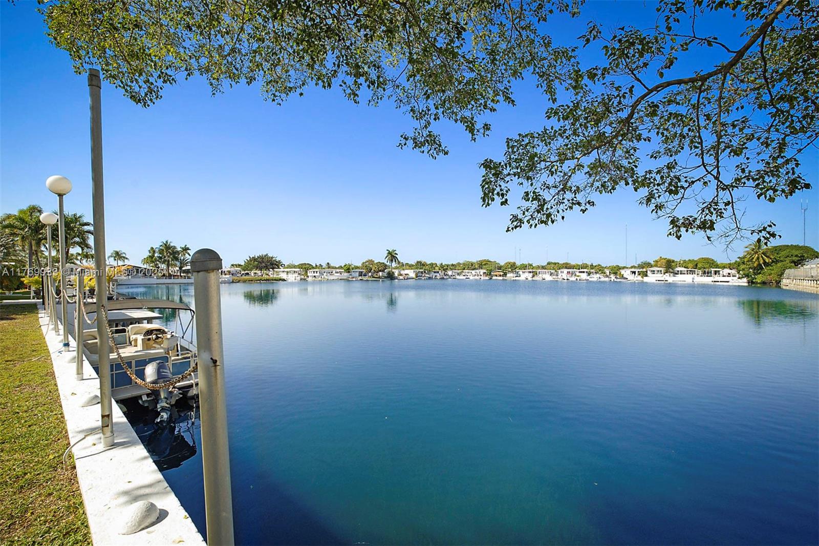 102 Lake Shore Dr Property Photo