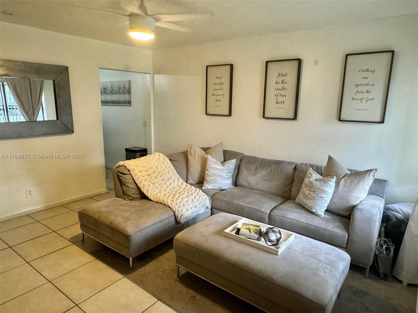 606 Sw 8th St 1-2 Property Photo