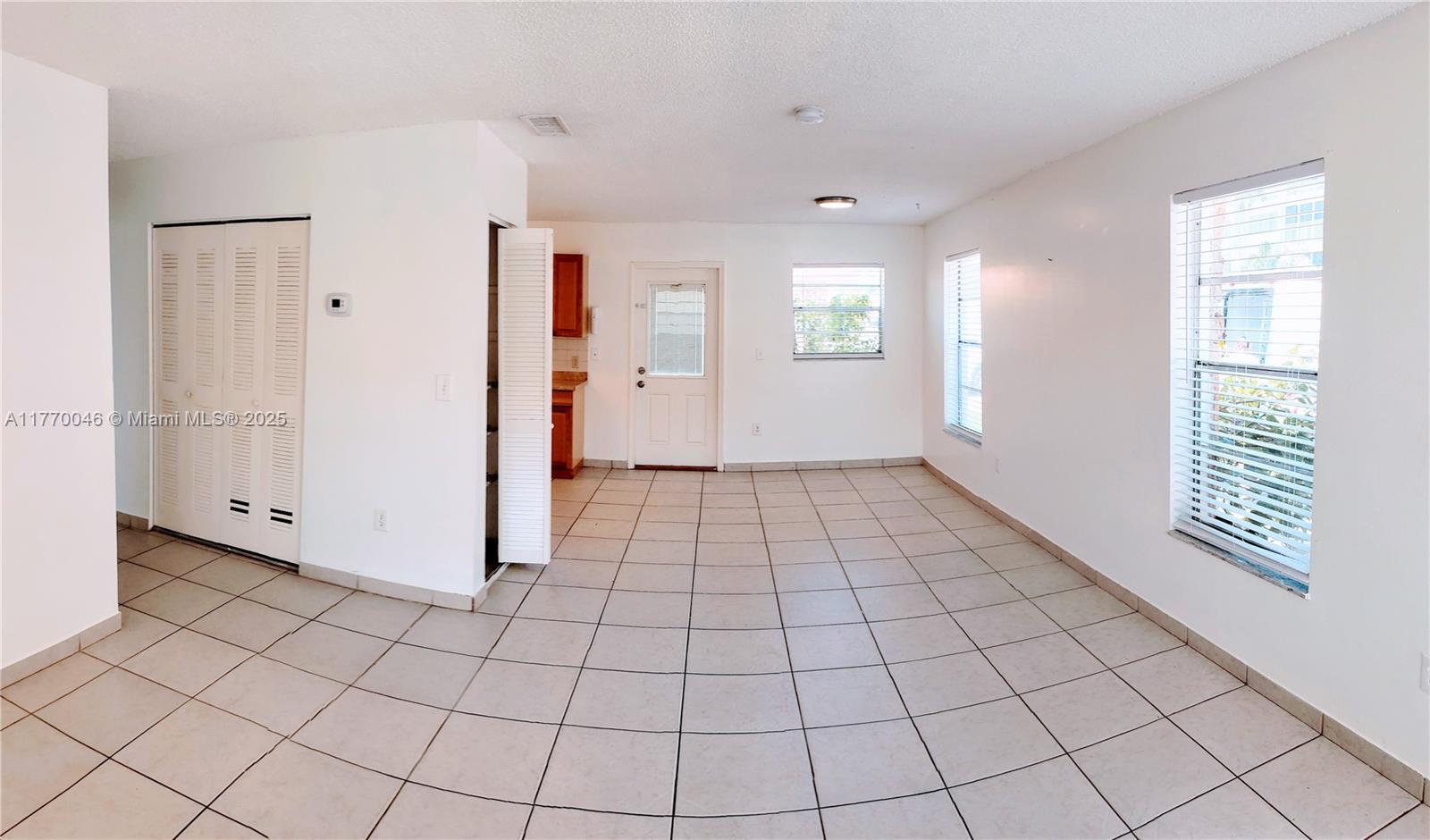 325 Se 2nd St A Property Photo