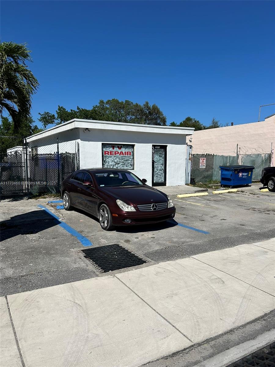 5911 W Hallandale Beach Blvd Property Photo
