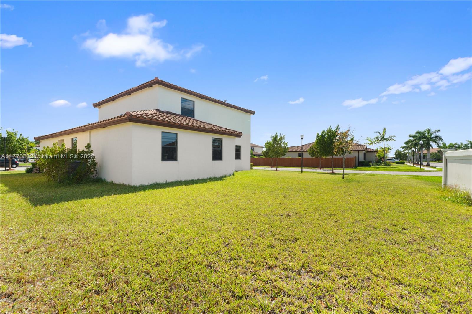 2715 Se 1st Dr Property Photo 44