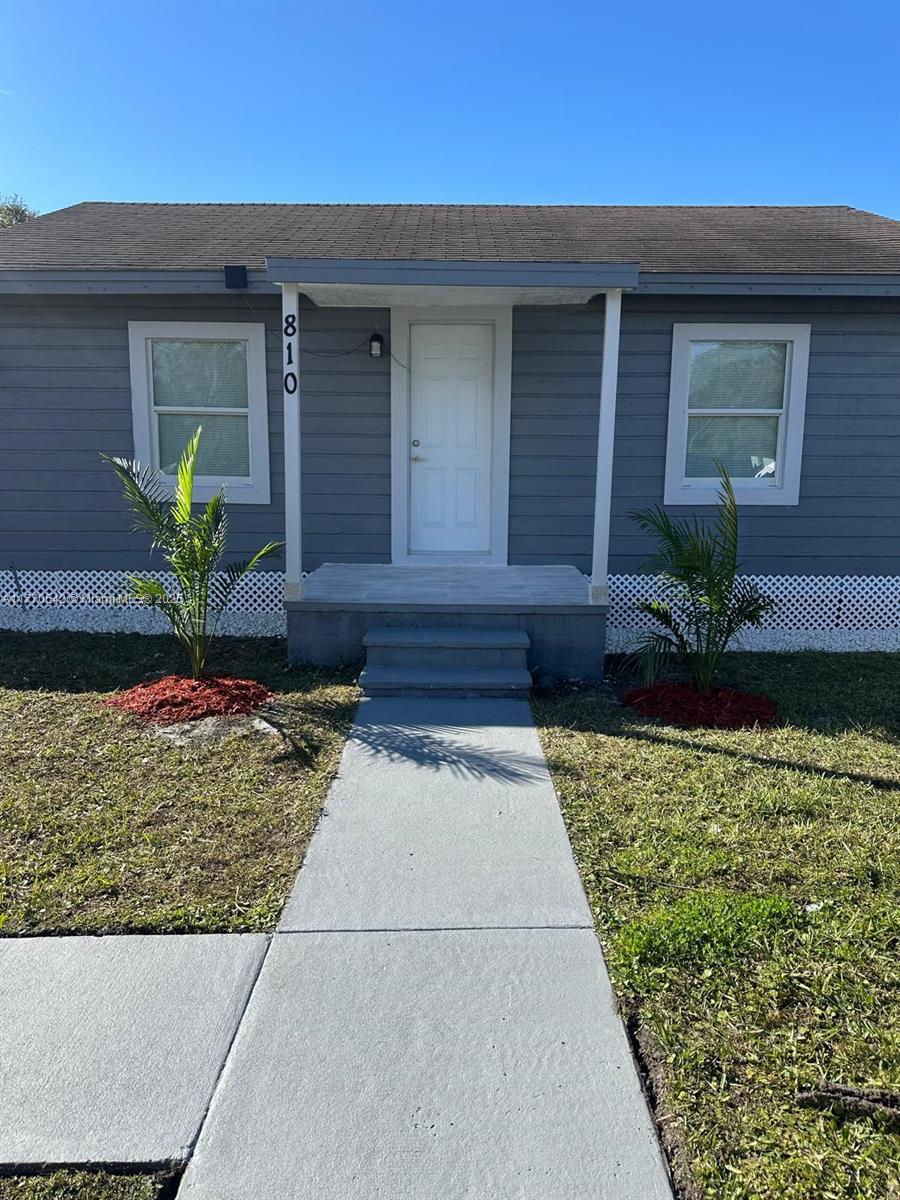 810 N Combee Property Photo