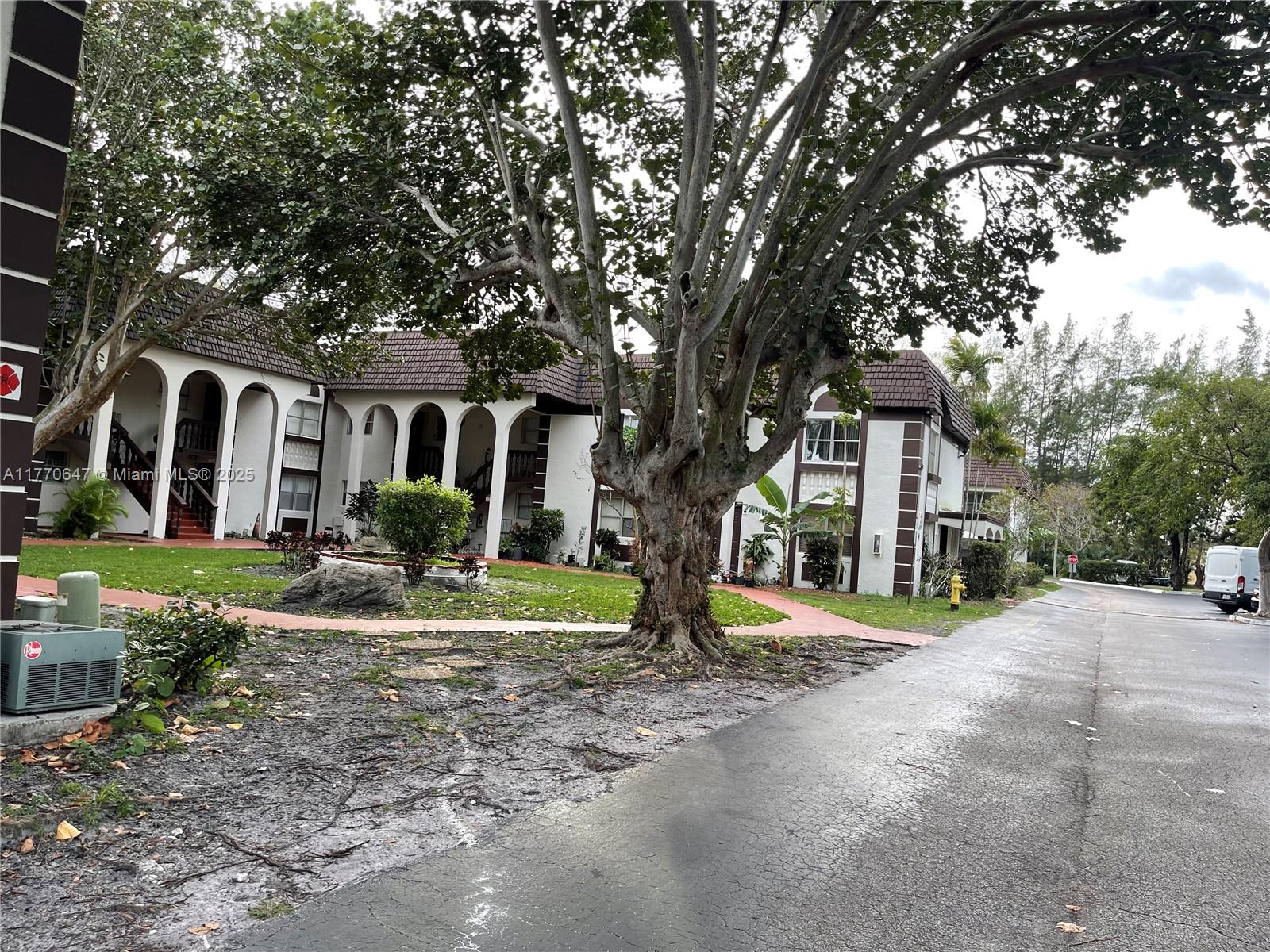 6175 Nw 57th St 116 Property Photo 12