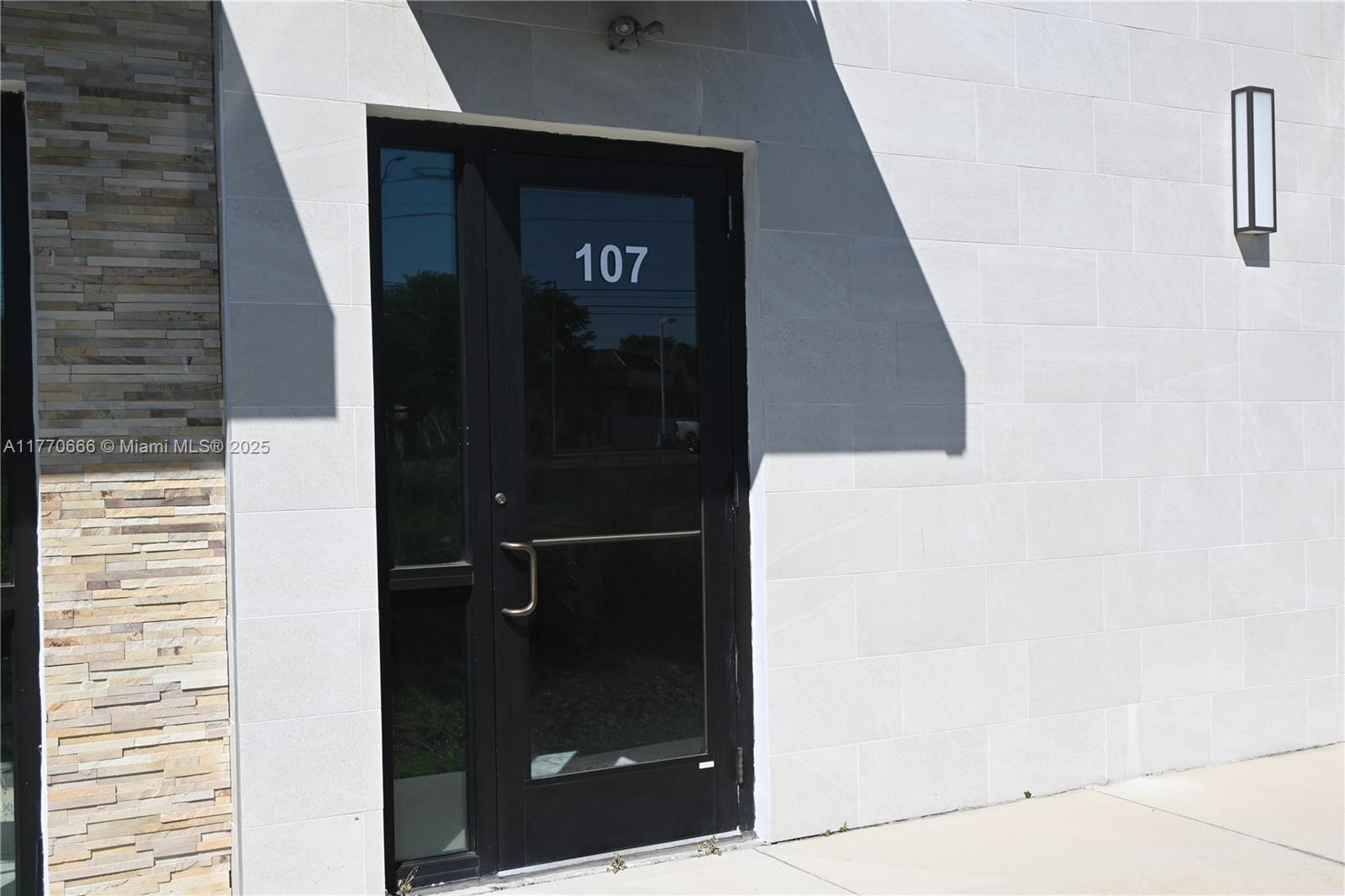 3370 Rouse Rd 107 Property Photo 4