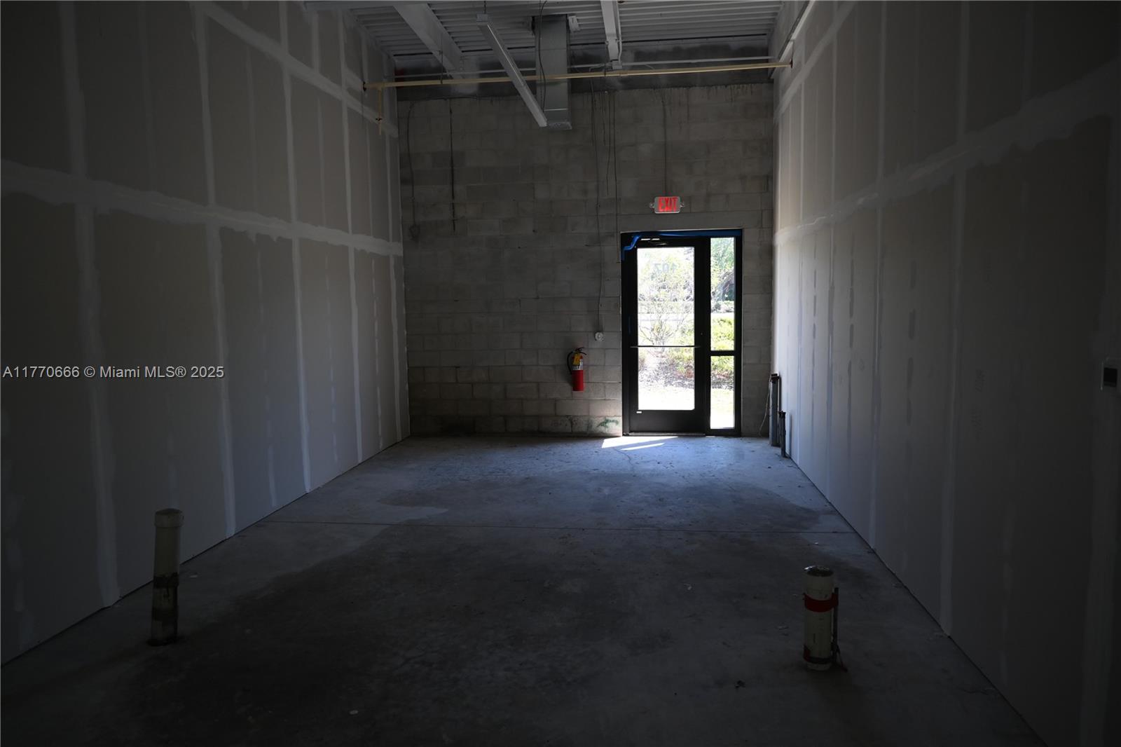 3370 Rouse Rd 107 Property Photo 6