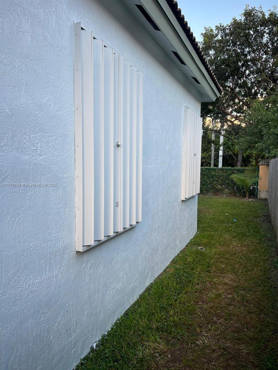 1221 Se 17th Ave Property Photo 12