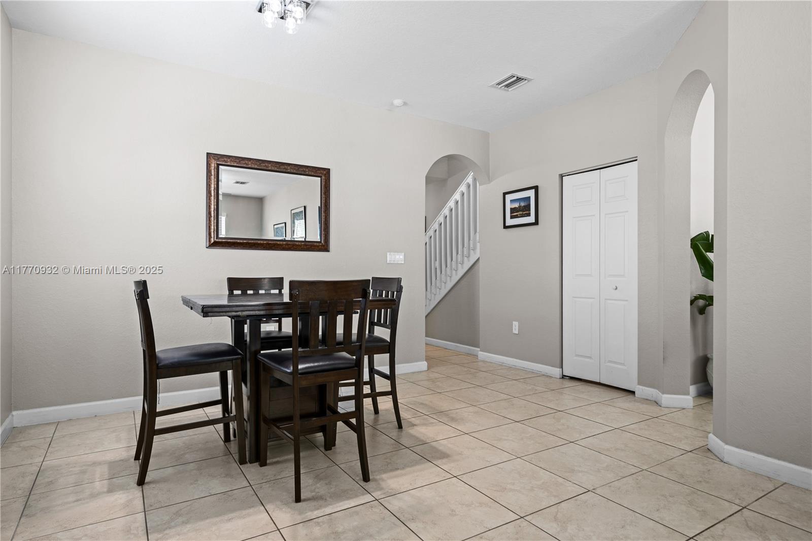 252 Ne 33rd Ter Property Photo 12