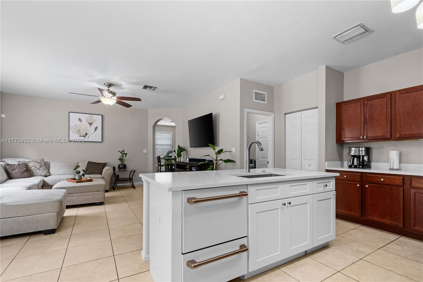 252 Ne 33rd Ter Property Photo 17