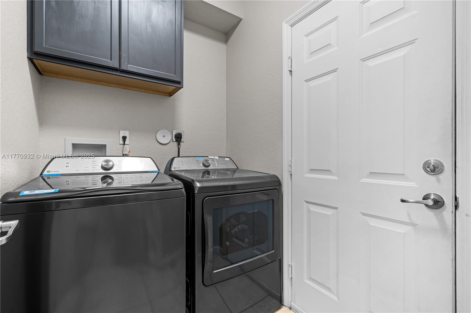 252 Ne 33rd Ter Property Photo 23