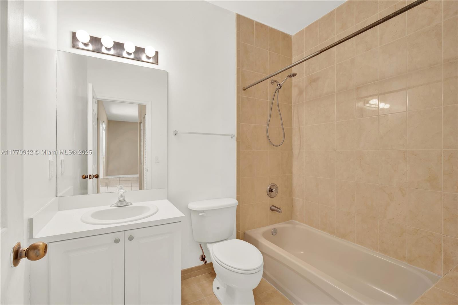 2615 Ne 4th St 202 Property Photo 22