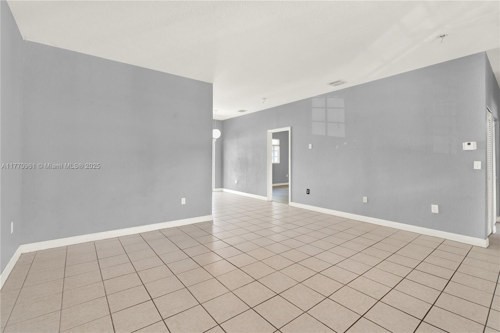 374 Ne 26th Ave 203 Property Photo 4