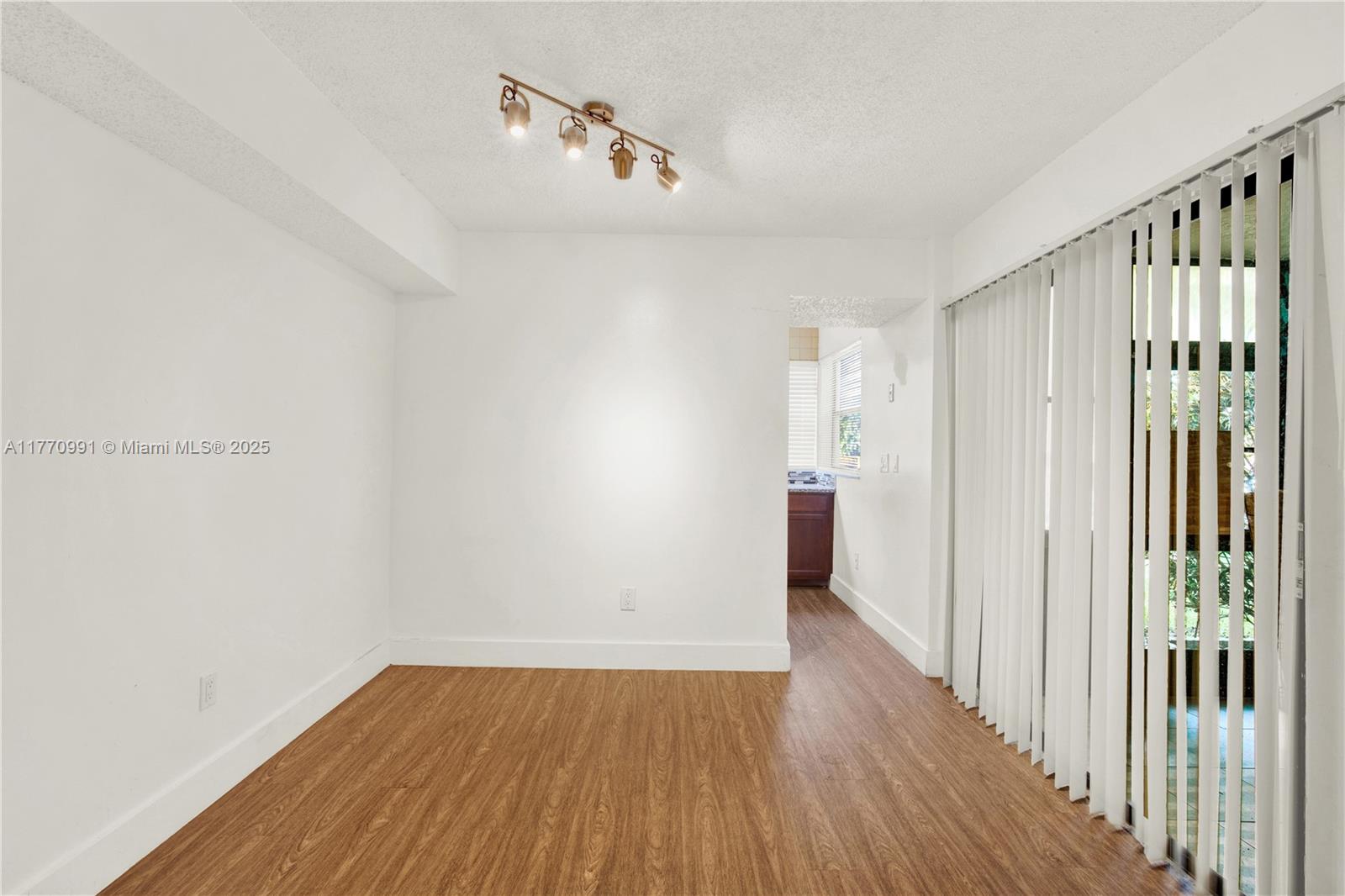 1150 N Liberty Ave 1150g Property Photo 2
