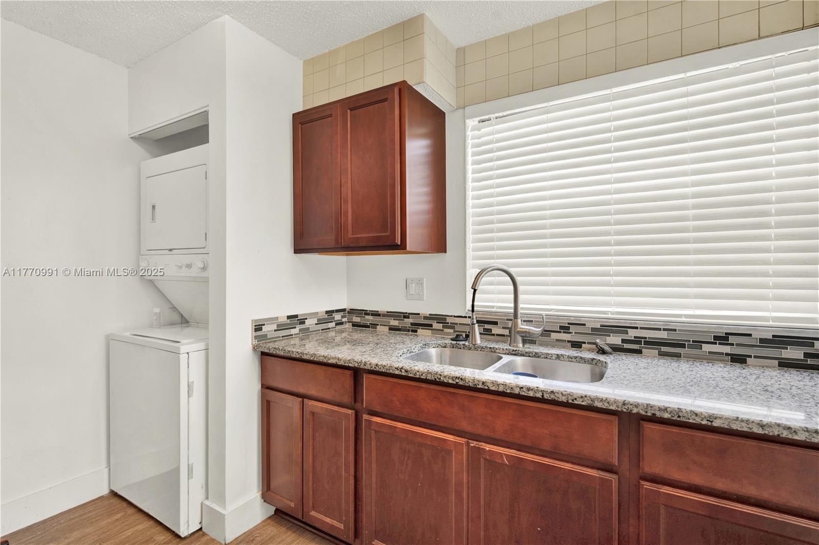 1150 N Liberty Ave 1150g Property Photo 6