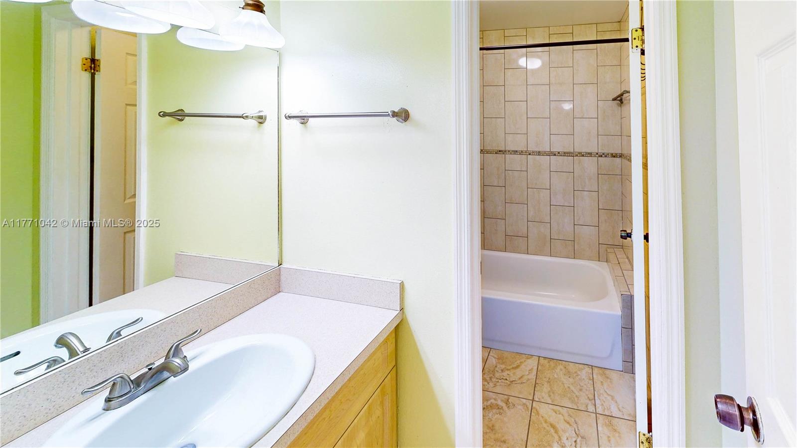 1140 Independence Trl 1140-d Property Photo 9
