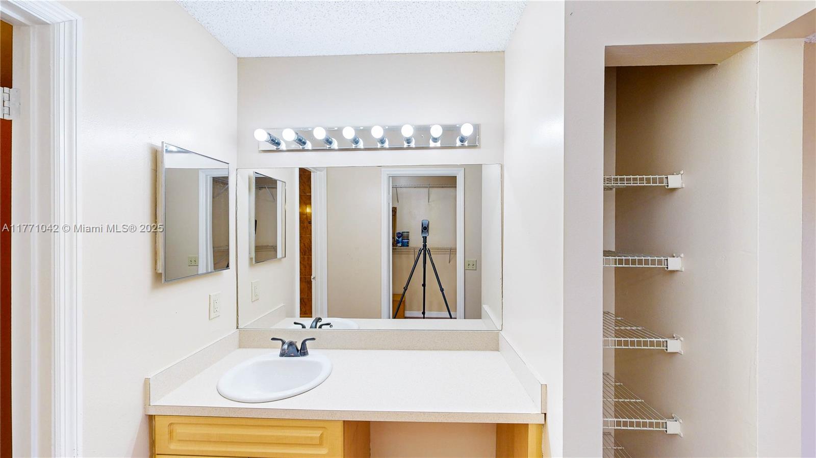 1140 Independence Trl 1140-d Property Photo 34
