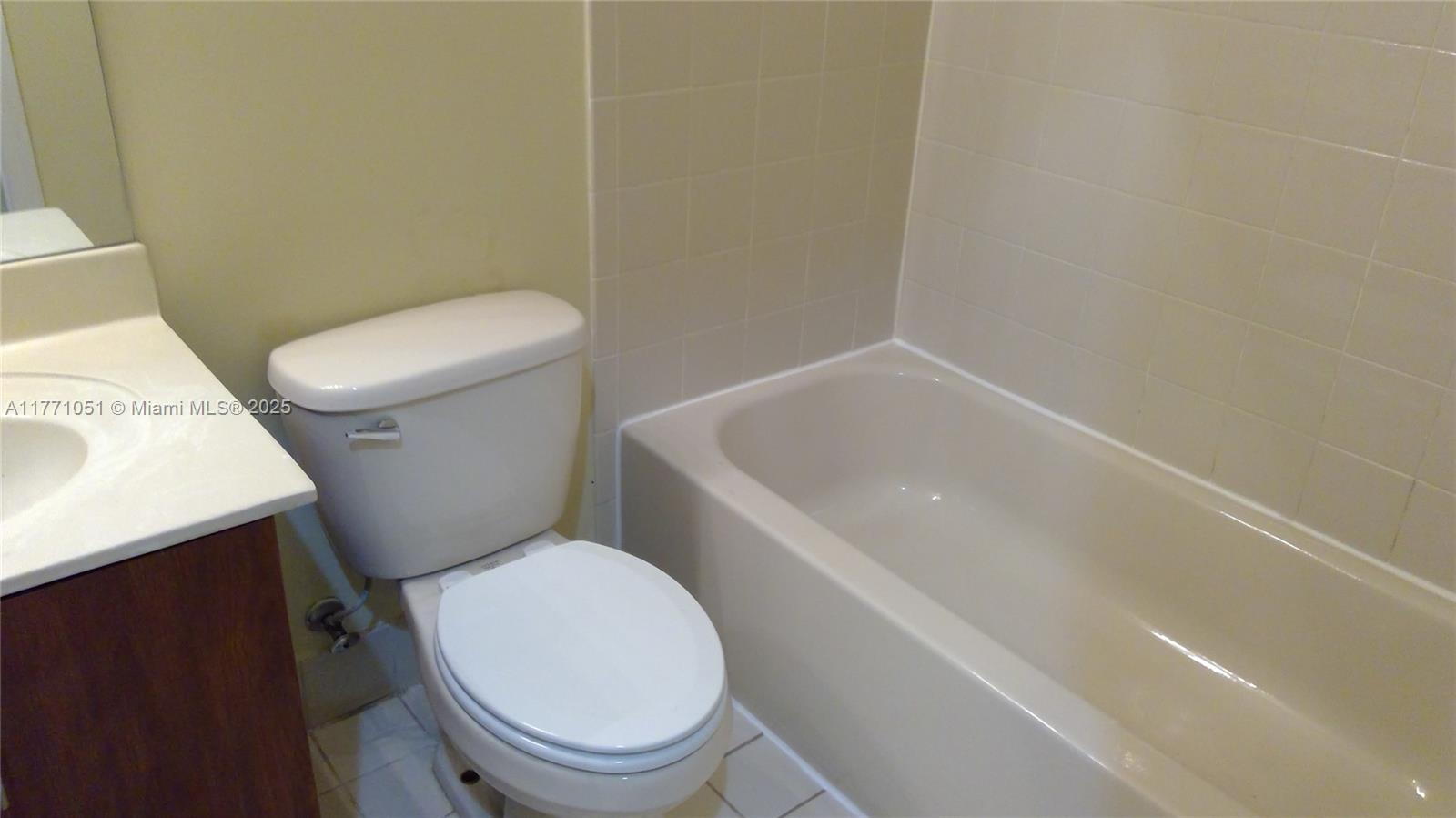 4293 Ne 10th Ct 4293 Property Photo 6