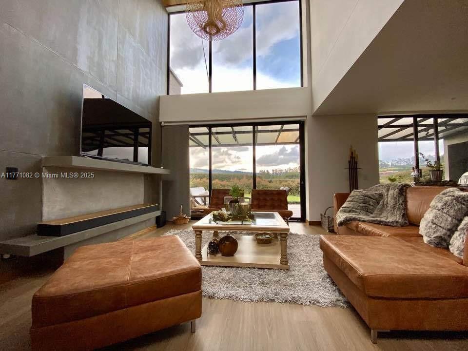 Calle 24 Sur 6-50 La Serranía Casa 8 Alto De Las Palmas, Envigad Property Photo