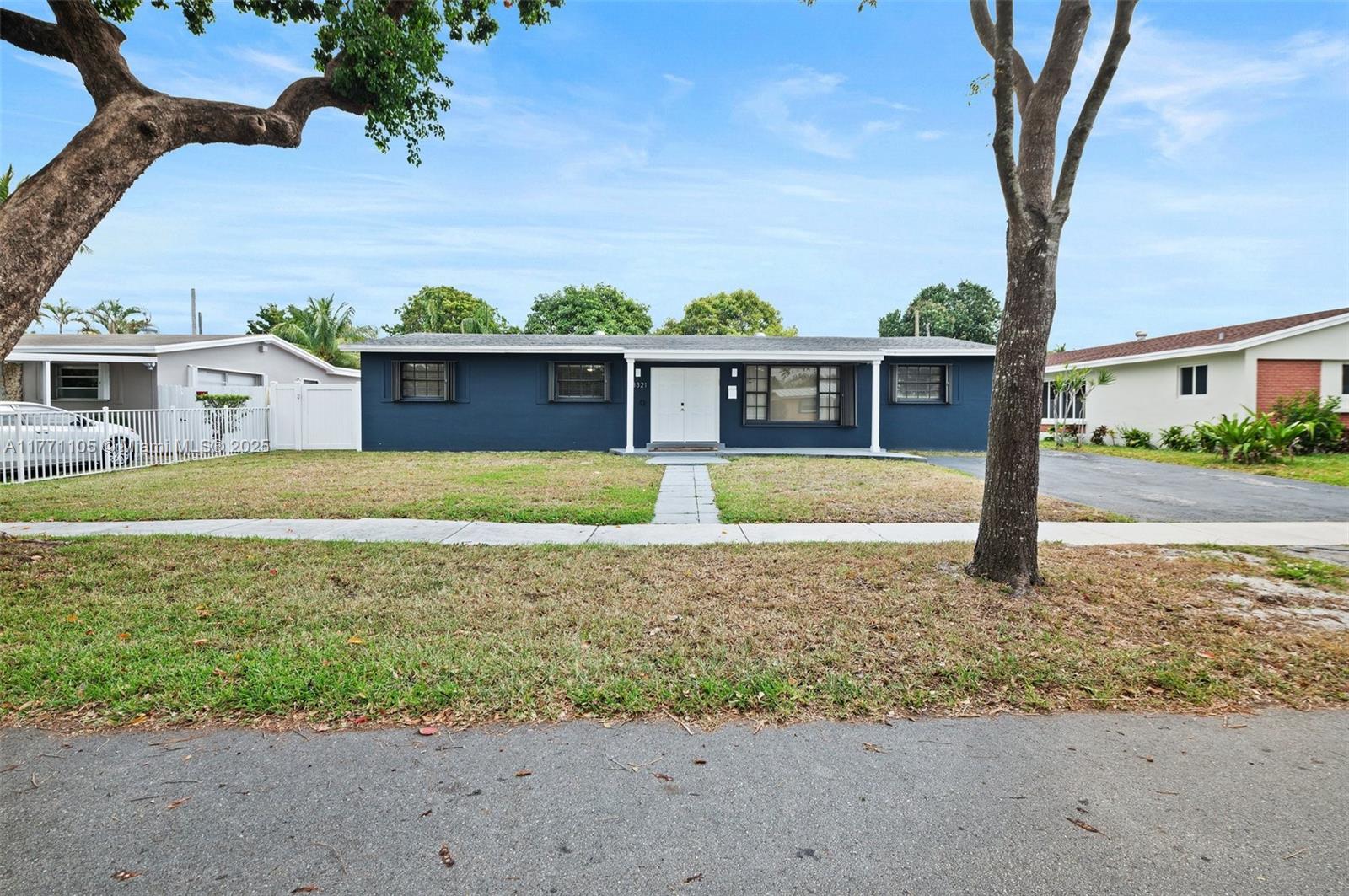 18321 Ne 7th Ct Property Photo